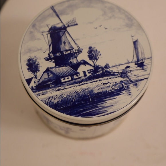 Blue and White Decorative Tin - Picture 3 of 8